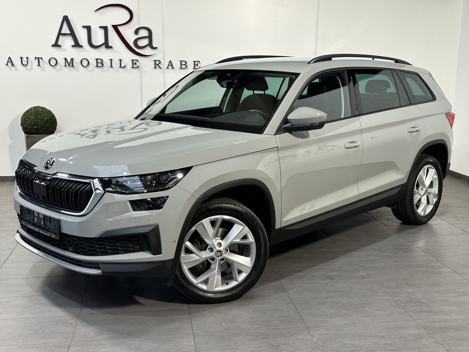 Fahrzeugabbildung SKODA Kodiaq 2.0 TDI 4x4 DSG Clever NAV+LED+AHK+V-COCK