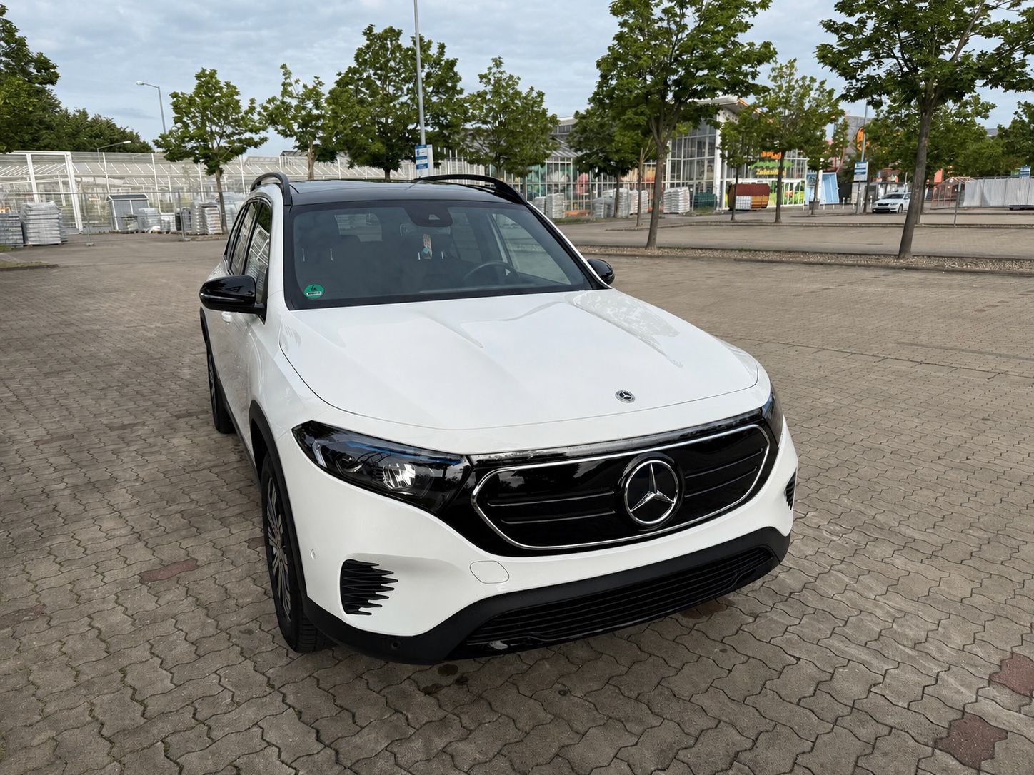 MERCEDES-BENZ Mercedes-Benz EQB 250 Progressive | Panorama |
