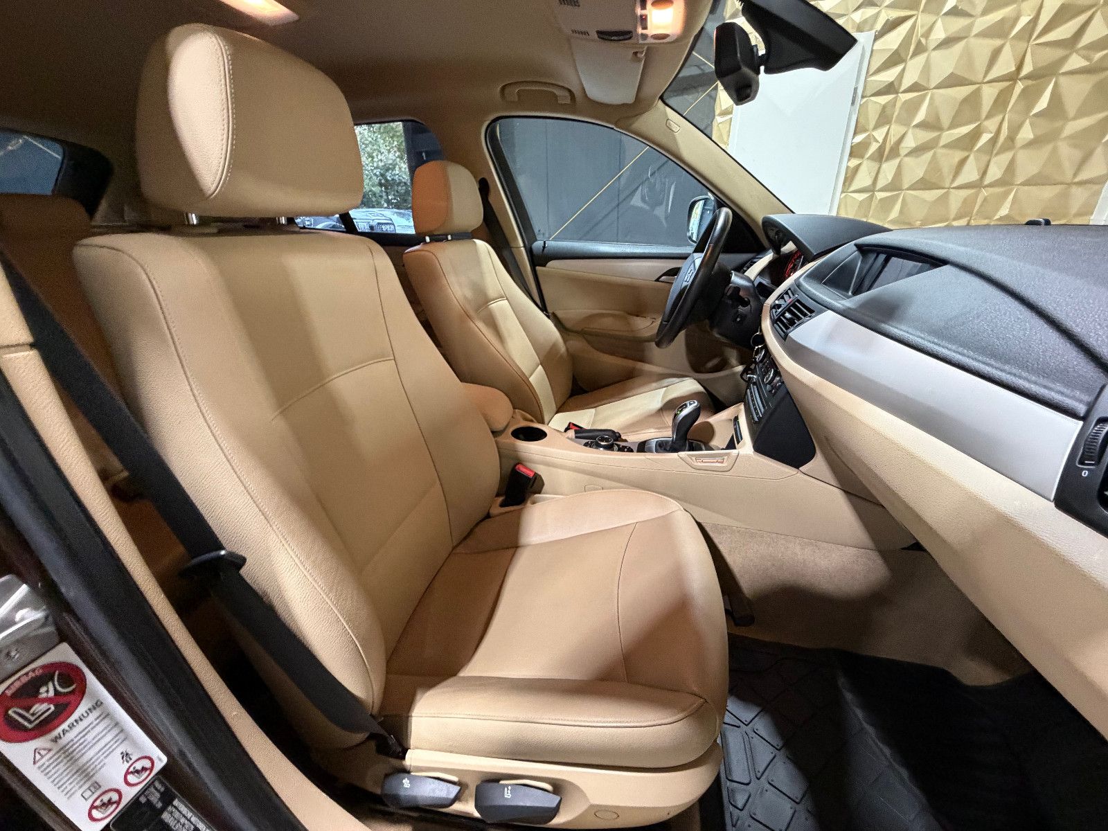 Fahrzeugabbildung BMW X1 20 i sDrive/NAVI/LEDER/XENON/KAMERA