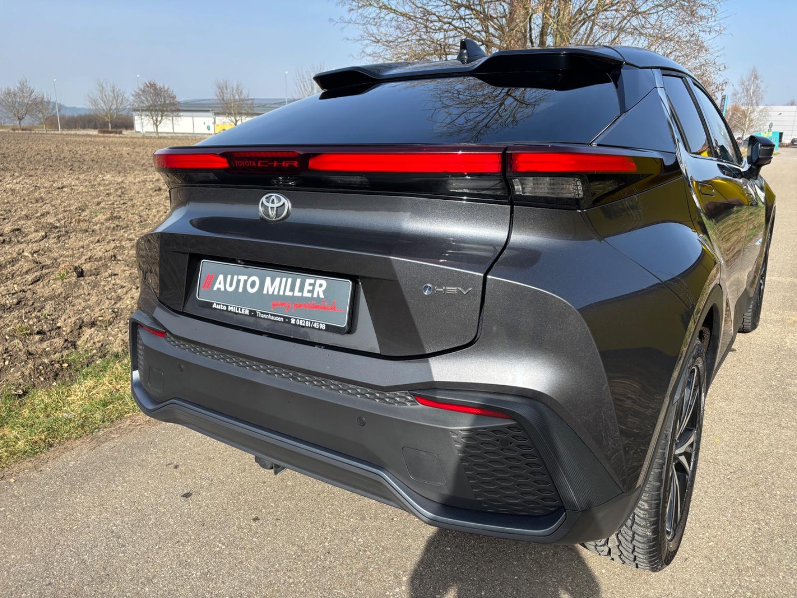 Toyota C-HR 2.0-l-VVT-i HEV Team Deutschland