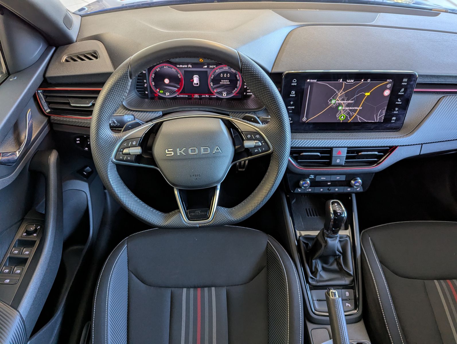 Fahrzeugabbildung SKODA Scala 1.5 TSI DSG Monte Carlo Kamera ACC LED 18"