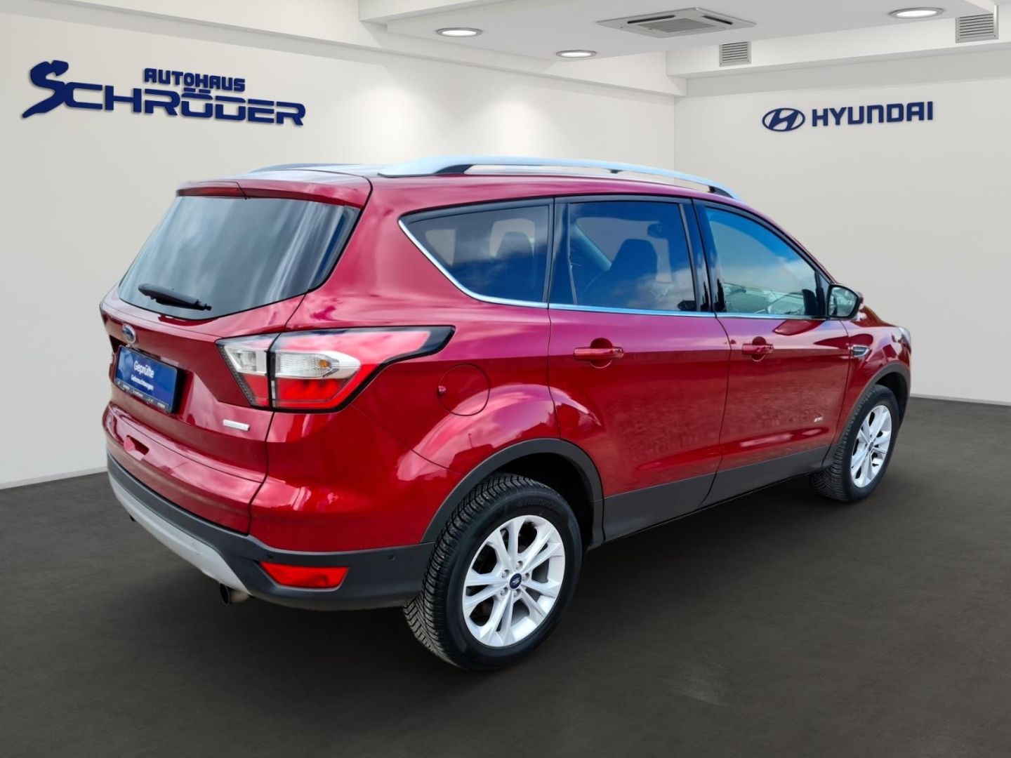Fahrzeugabbildung Ford Kuga Titanium 1.5 AT Klima Rückfahrkamera PDC