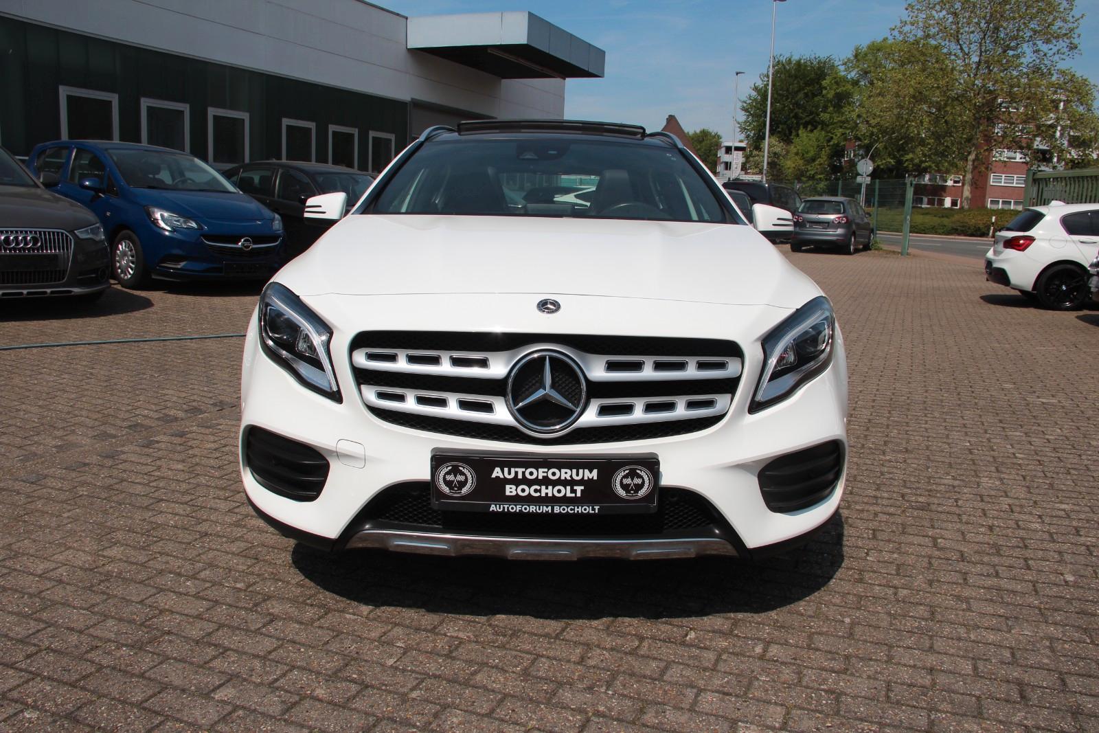 Mercedes-Benz GLA 180 AMG Line, Pano, RFK, SHZ