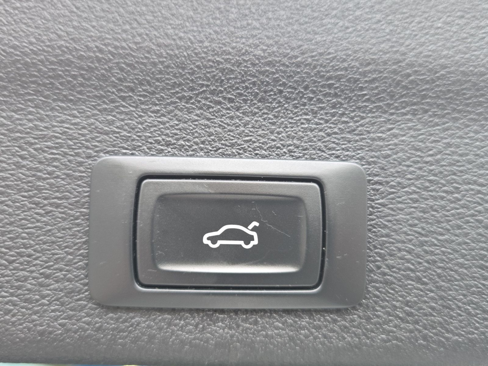 Fahrzeugabbildung Audi A6 Avant 40 TDI LED+KAMERA+NAVI+PDC+AHK+SHZ