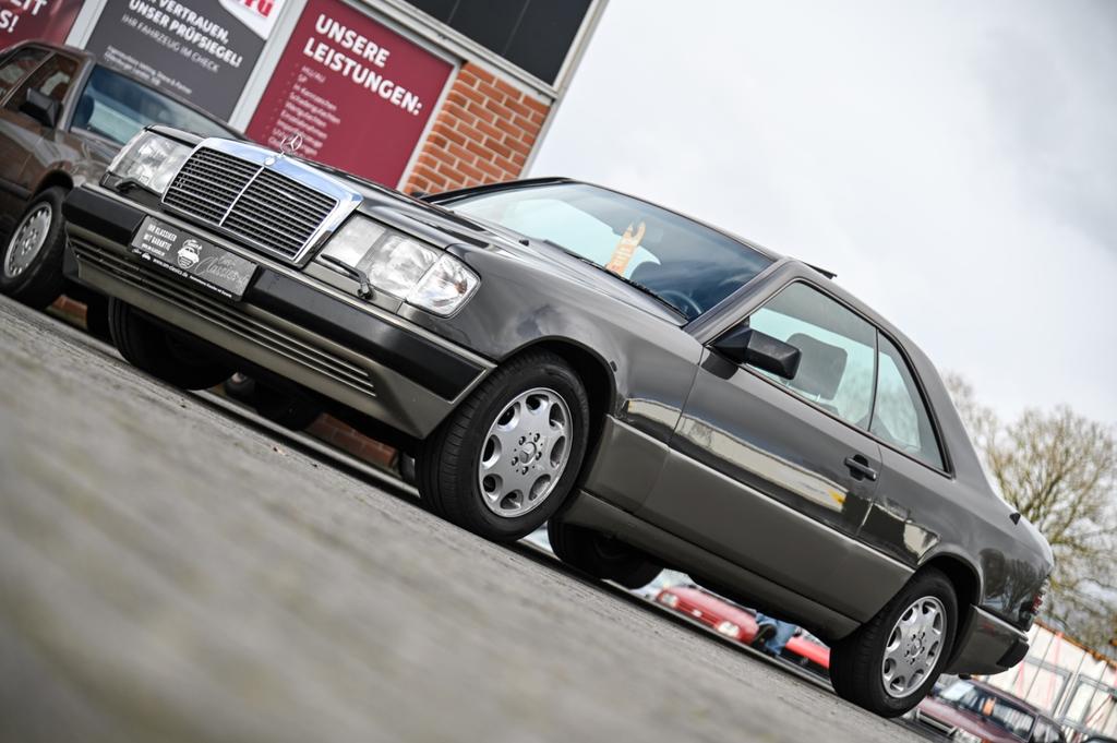 Mercedes-Benz CE 300