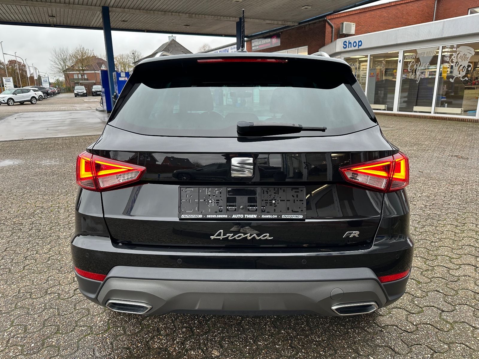 Fahrzeugabbildung SEAT Arona FR 1.5 TSI DSG Navi/LED/ACC/Dinamica