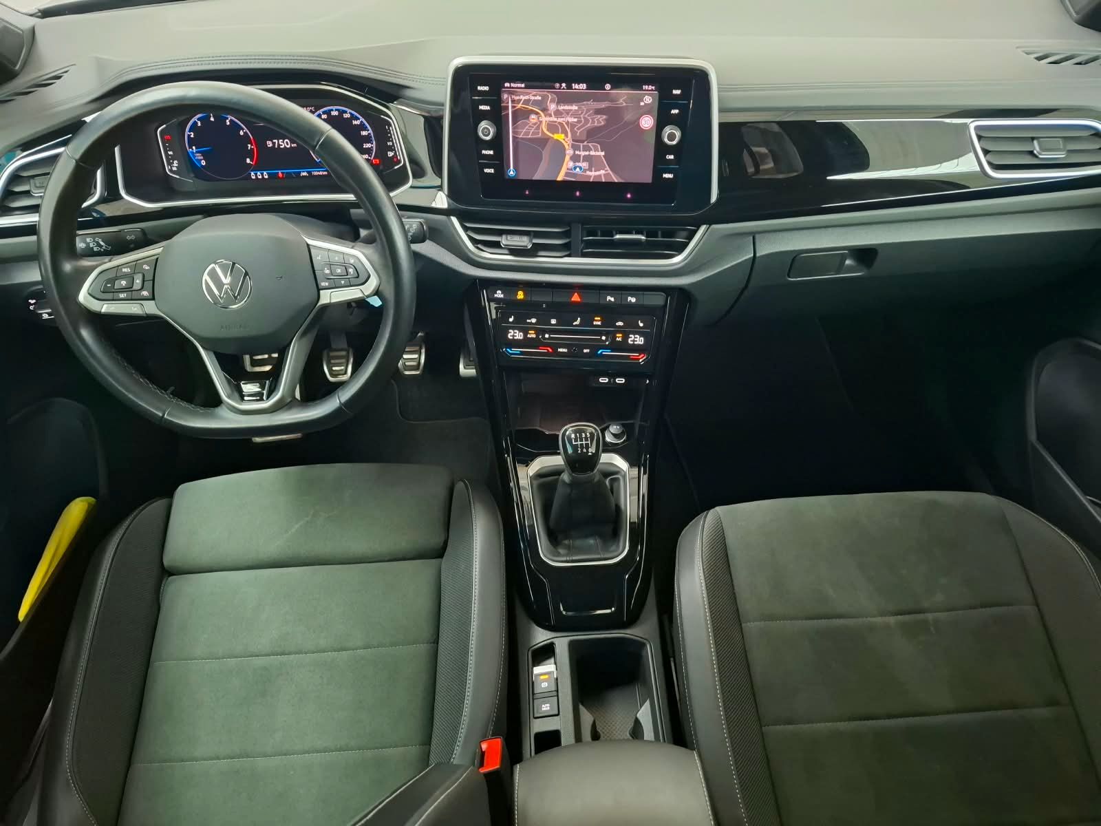 Fahrzeugabbildung Volkswagen T-Roc R-Line 1.5 TSI 6-Gang +AHK +LED+ACC+Kamera