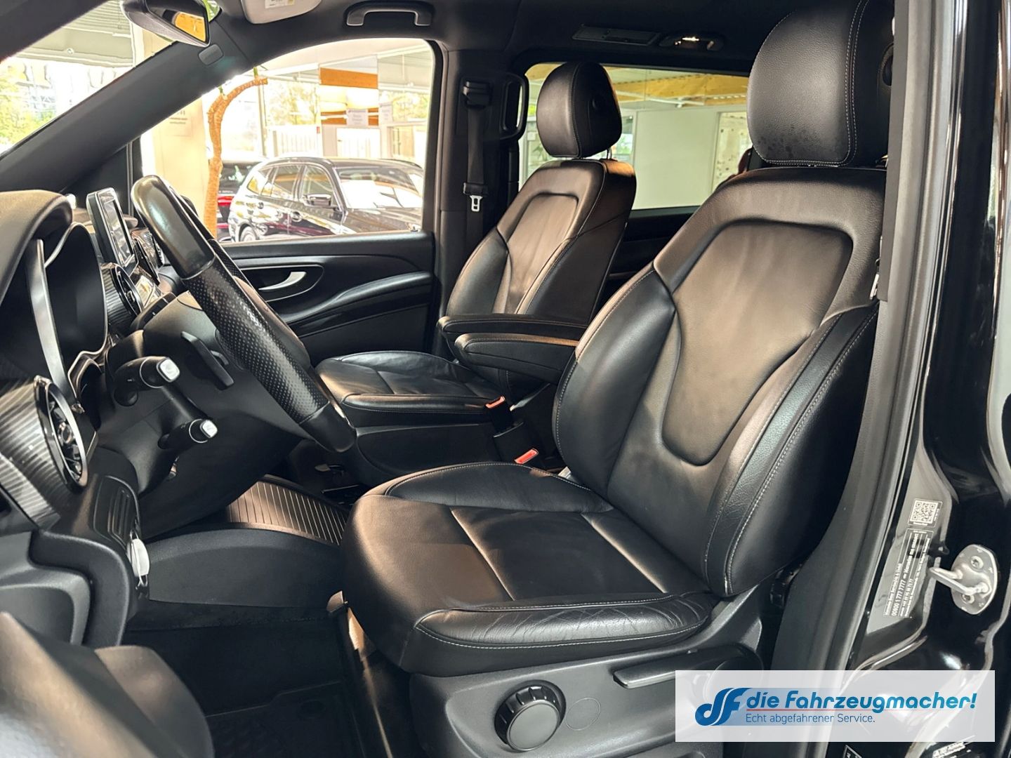 Fahrzeugabbildung Mercedes-Benz V 250 d AVANTGARDE extralang XXL Leder LED Blend