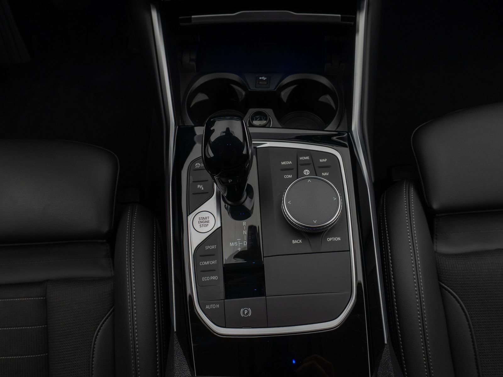 Fahrzeugabbildung BMW 320d Sport Line Laser DAB CockPitPro PDC Komfort