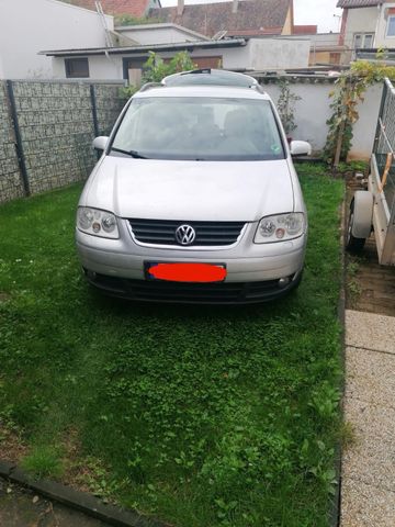 Volkswagen VW Touran silber