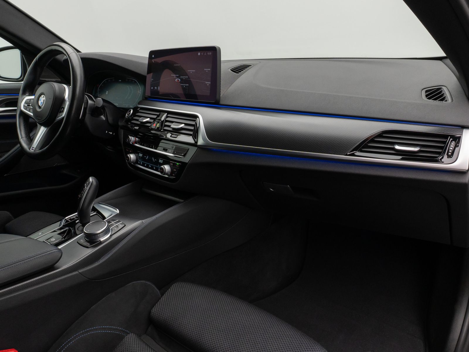 Fahrzeugabbildung BMW 530d xD M Sport Laser Kamera HUD DAB H/K 4xKlima