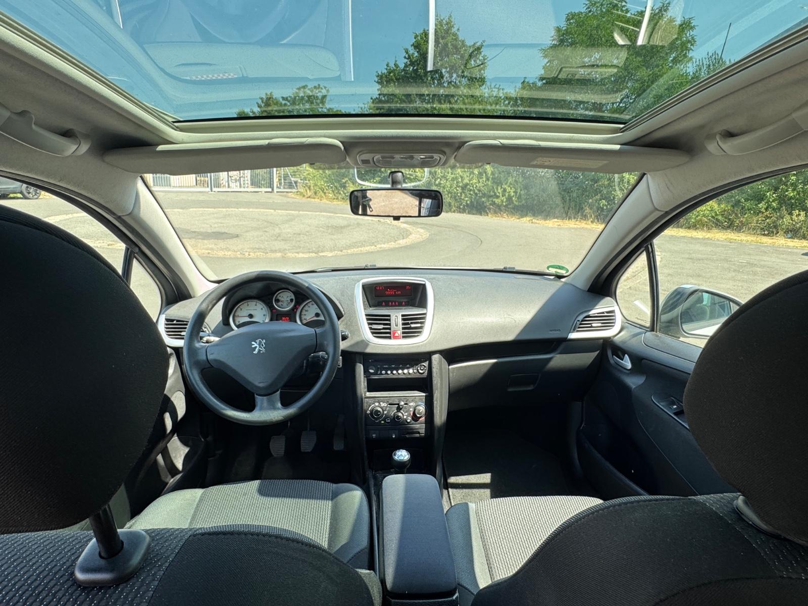 Peugeot 207 2011 — photo 8