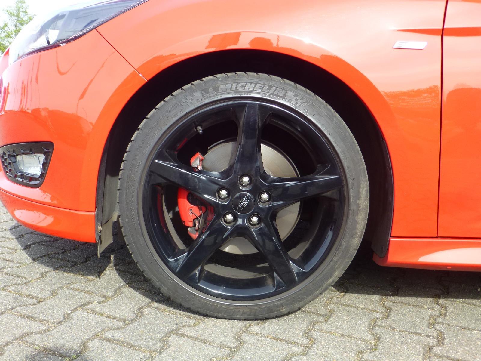 Ford Focus ST Line 1,5i 182PS nur 53.100km!