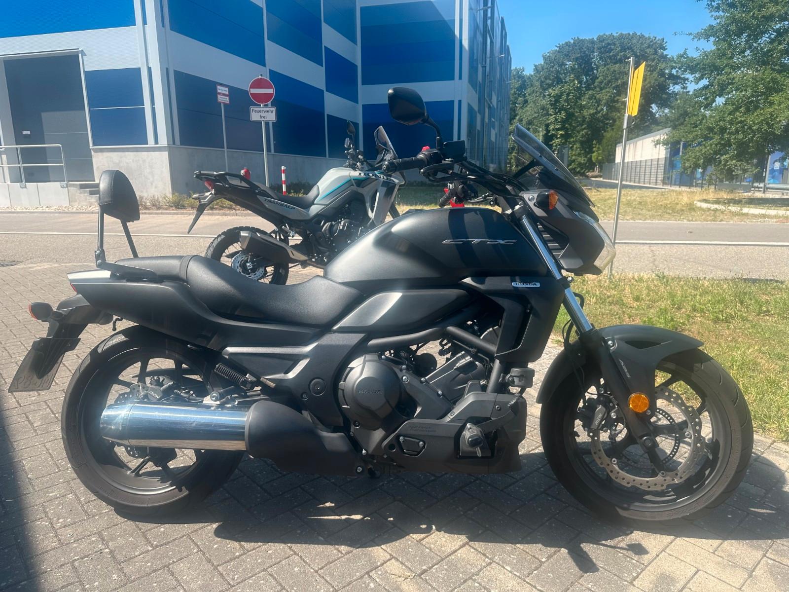 Honda CTX 700 DCT   --- 5300 km