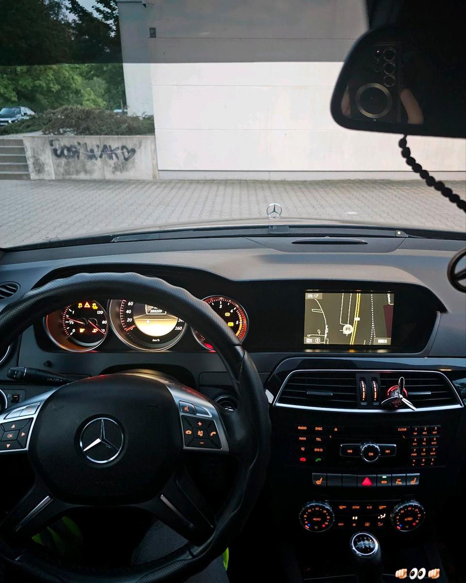 Mercedes-Benz C180 2011 — photo 6