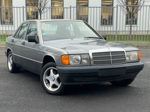 Mercedes-Benz 190 2. Hand Rentner 8fach bereift gepflegt