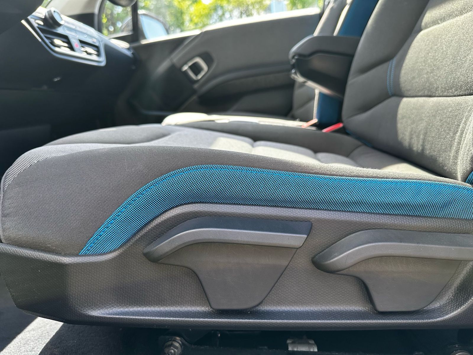 Fahrzeugabbildung BMW i3 s 120Ah PANO+NAVI+LED+SITZHZ+KAMER+TEMP+DAB+M