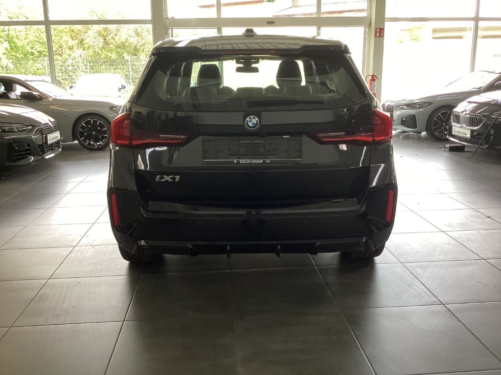 BMW iX1 xDrive 30 Sportpaket AD Navi Digitales Cockp foto 6