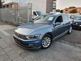 Volkswagen Passat Variant  2.0TDI**R-Line*DSG*Navi*Pdc*SH** - Volkswagen Passat Variant in Krefeld
