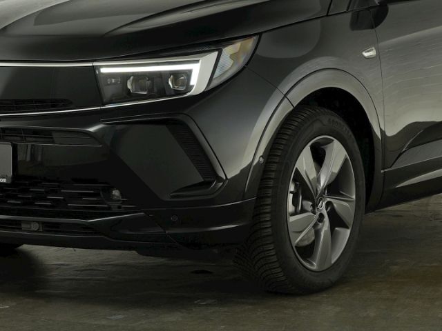 Grandland GSe 4X4 PHEV AT+AHK+NAVI+RÜCKFAHRKAMER