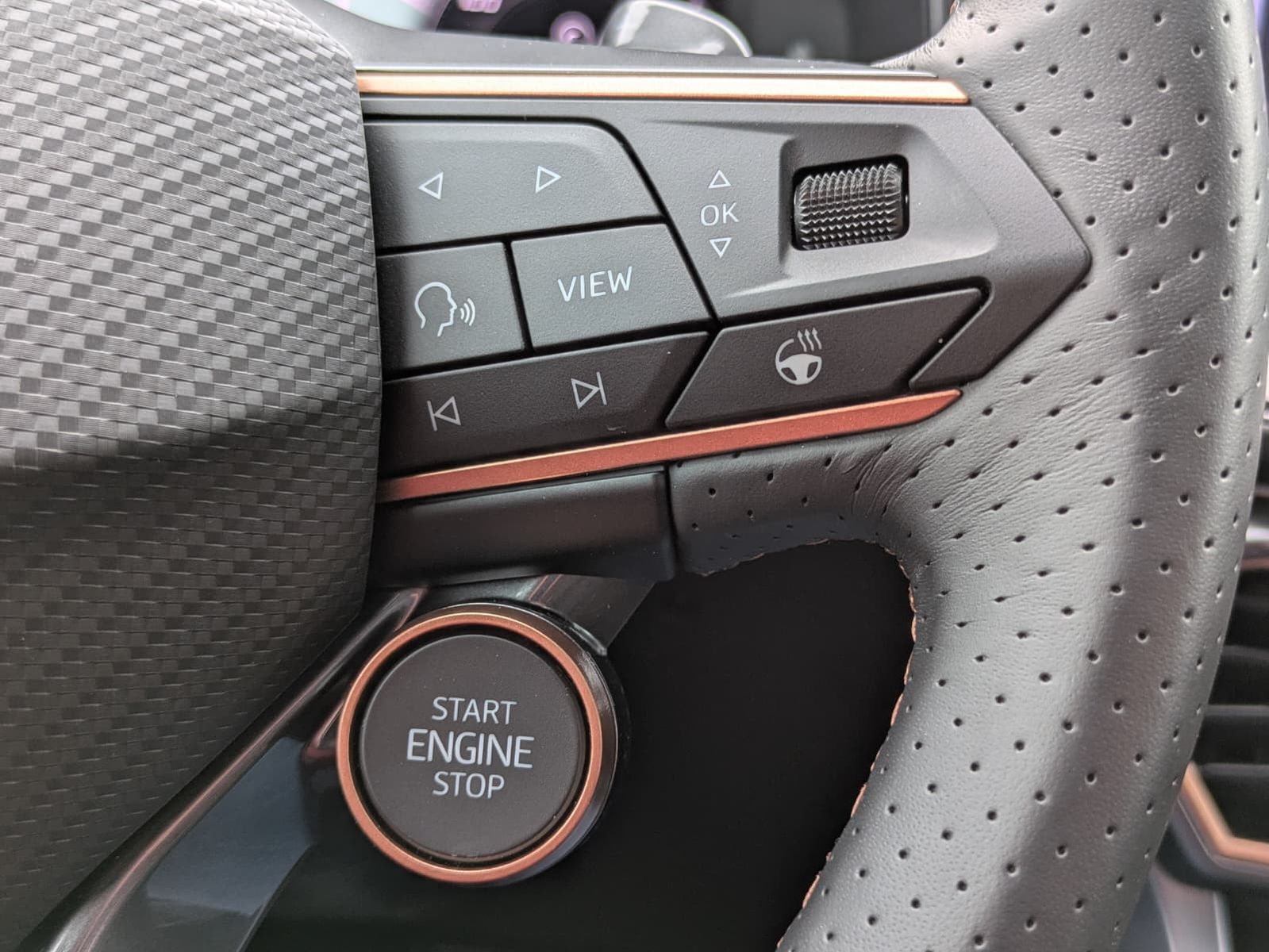 Fahrzeugabbildung CUPRA Leon 1.5 eTSI *PANO*ALCAN.*Drive2*ACC