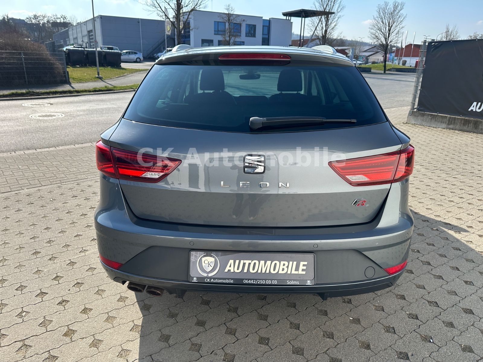 Fahrzeugabbildung SEAT Leon ST 1.5 TSI FR/Navi/Klima/LED/Tempomat/PDC