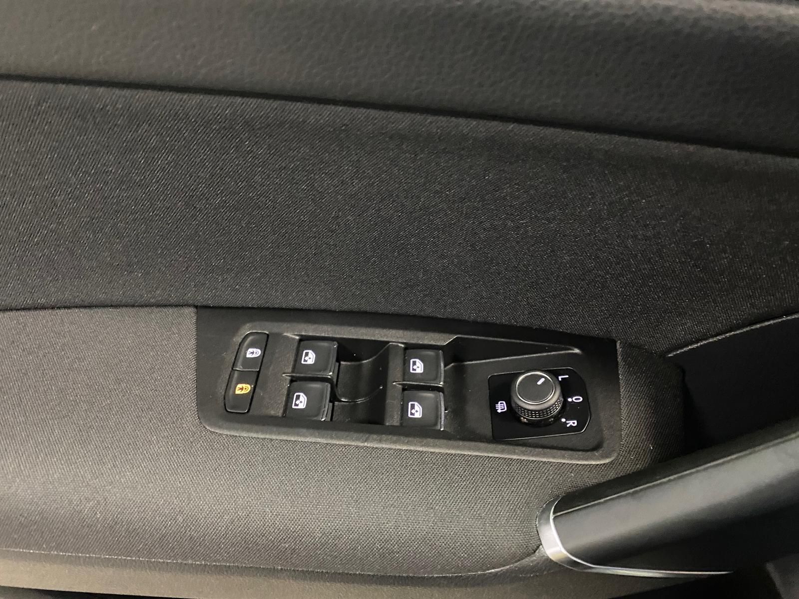 Fahrzeugabbildung Volkswagen Touran 1.4 TSI  Comfortline BMT/Star+ACC+3ZKLIMA
