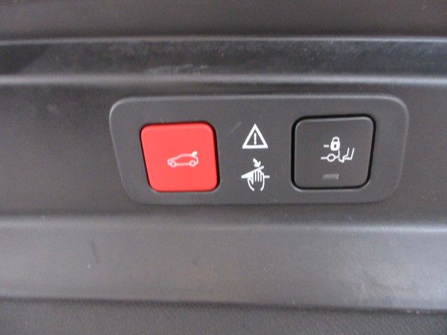 Fahrzeugabbildung Peugeot 5008 GT 1.2T LED/NAVI/SHZ/PDC/R´CAM/7-SITZ/LEDER