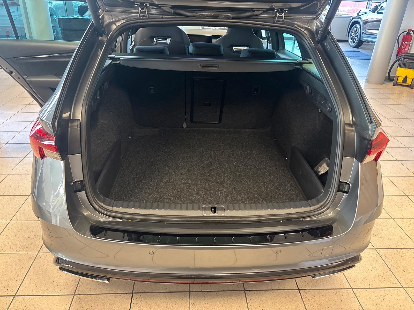 Skoda Octavia RS 2,0 TSI DSG * NAVI HuD MATRIX ACC*