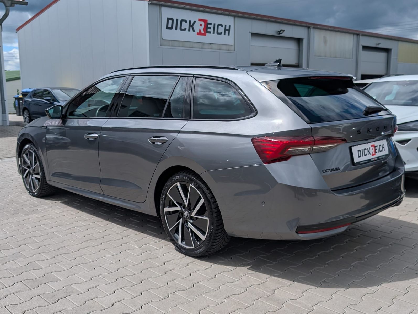 Fahrzeugabbildung SKODA Octavia 2.0 TDI Sportline DSG MATRIX*WINTER*5J.G