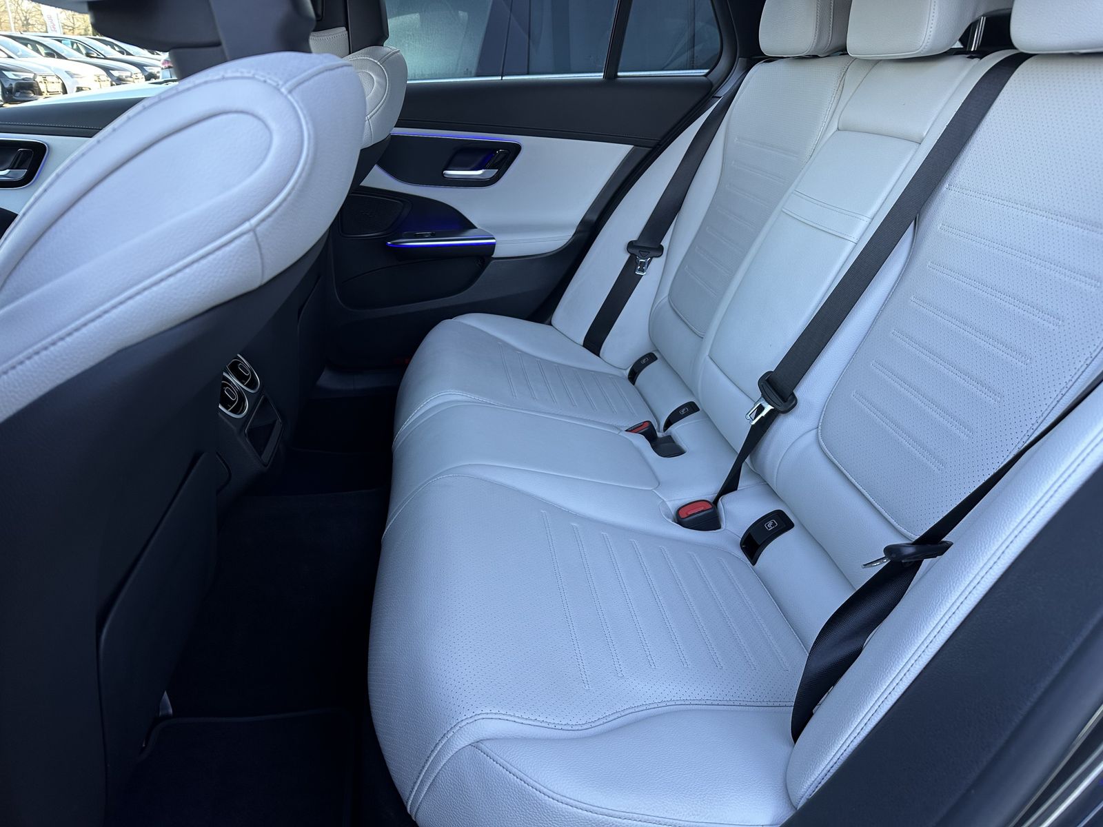 Fahrzeugabbildung Mercedes-Benz C 300d T AMG-Line NAV+LED+DISTRONIC+AHK+19ZO+1HD