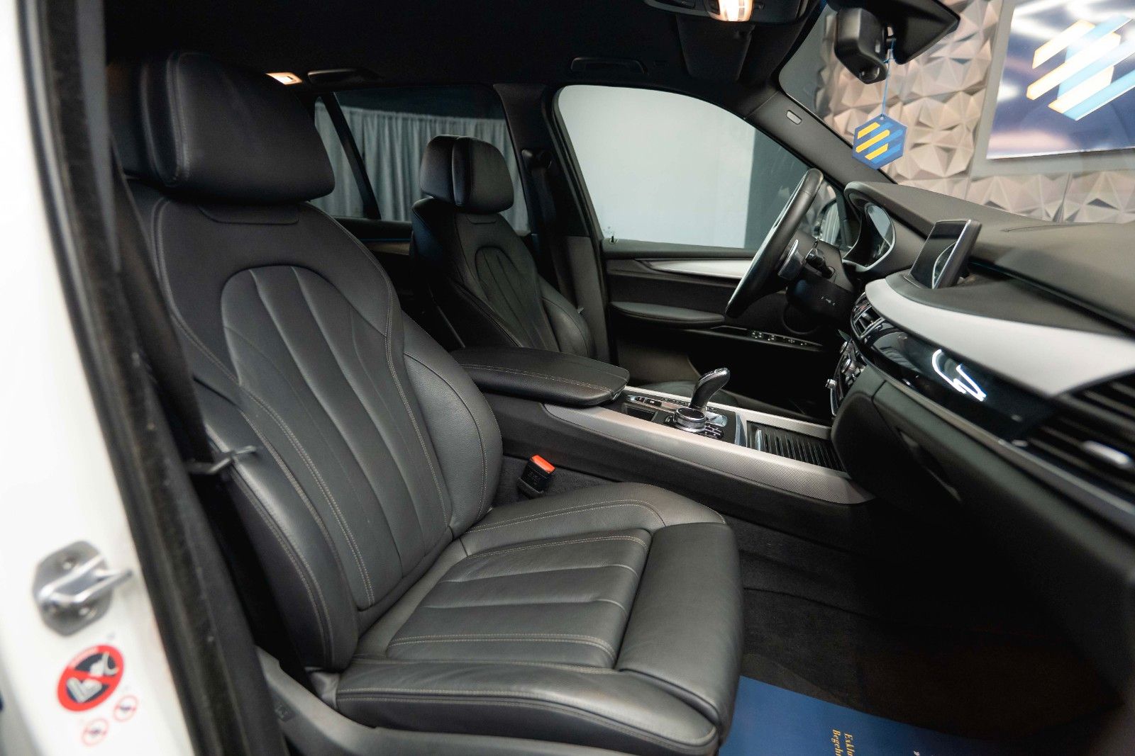 Fahrzeugabbildung BMW X5 xDrive 30d M Sport Shadow Line *ACC*LED*HU*