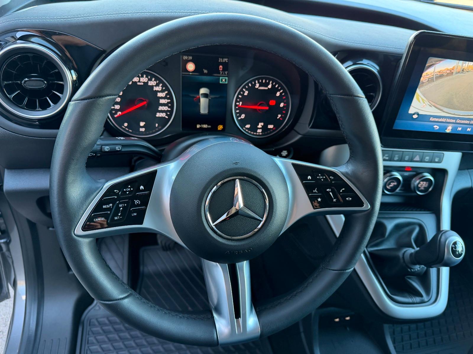 Mercedes-Benz T-Klasse 180 lang Progressive 7-Sitzer Leder Kam