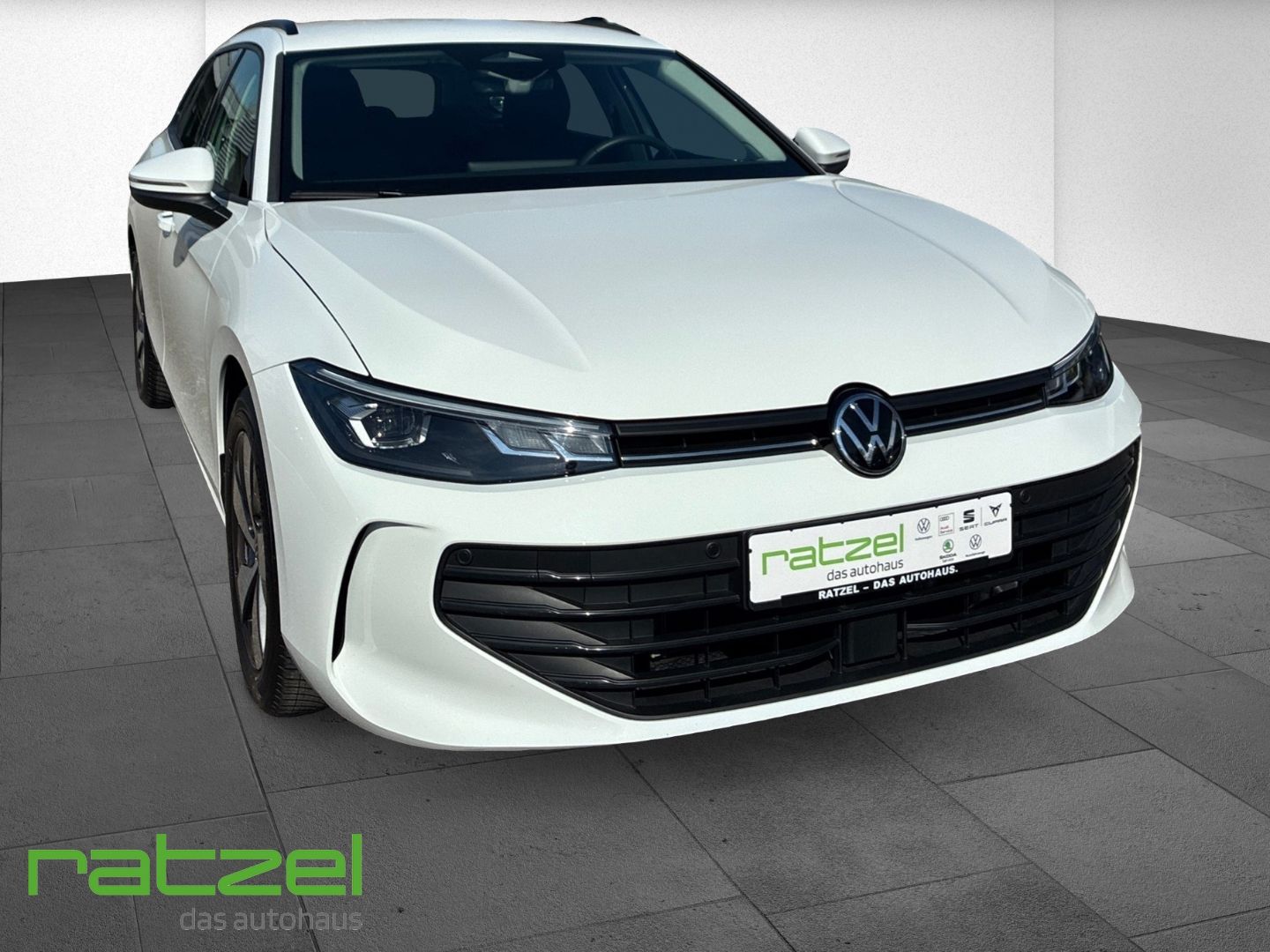 Fahrzeugabbildung Volkswagen Passat Variant 1.5 eTSI DSG Navi Digitales Cockp
