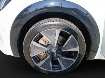 Peugeot 208 GT e- 136 +Navi+Kam.+LED+SHZ+ACC