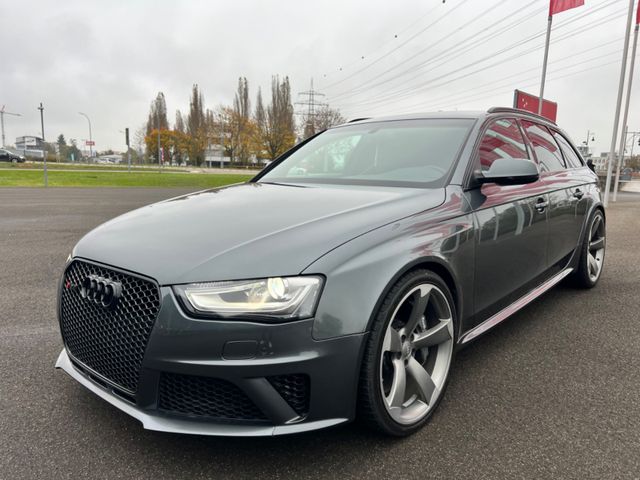 Audi RS4 4.2 FSI S tronic*Schalensitze*Keramik*HU NEU