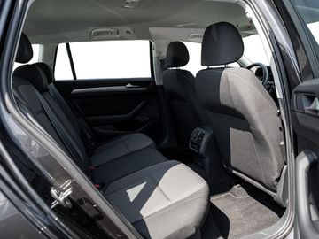 Volkswagen Passat Variant - 4