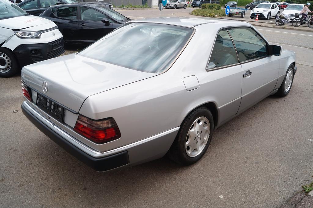 Mercedes-Benz CE 300