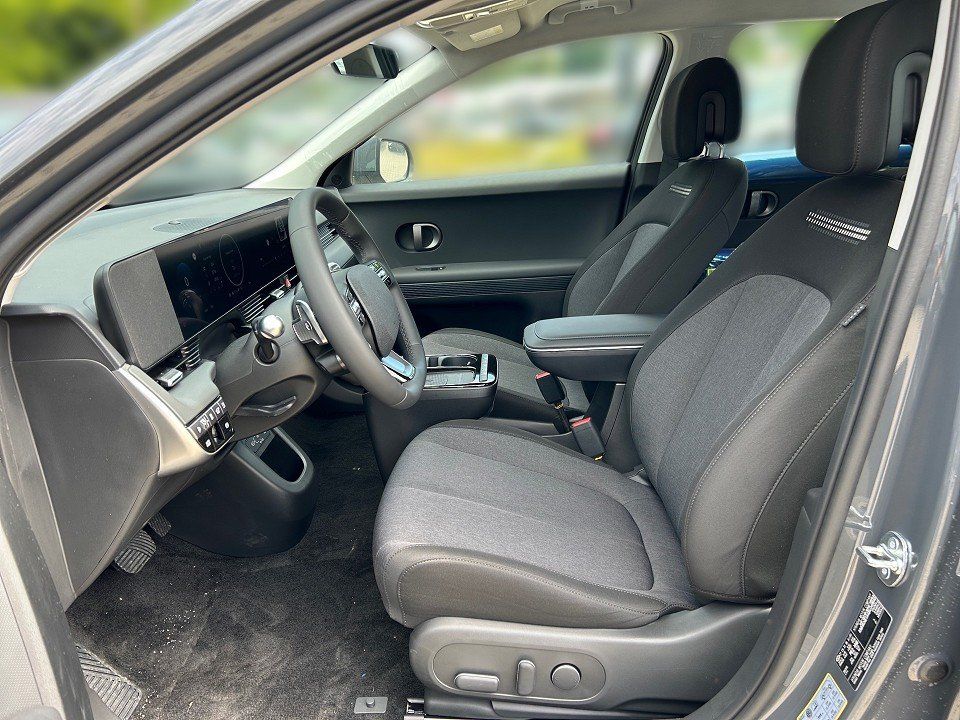 Fahrzeugabbildung Hyundai IONIQ 5 63kWh DYNAMIQ 440KM-REICHWEITE SHZ+NAVI+