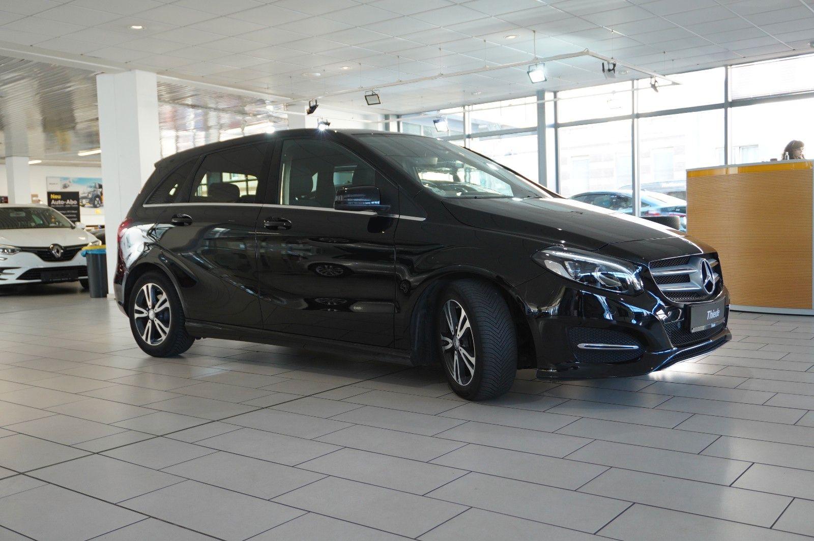 Fahrzeugabbildung Mercedes-Benz B 180 CDI STYLE NAVI/LED/KAMERA/SHZ/TEMP./PDC