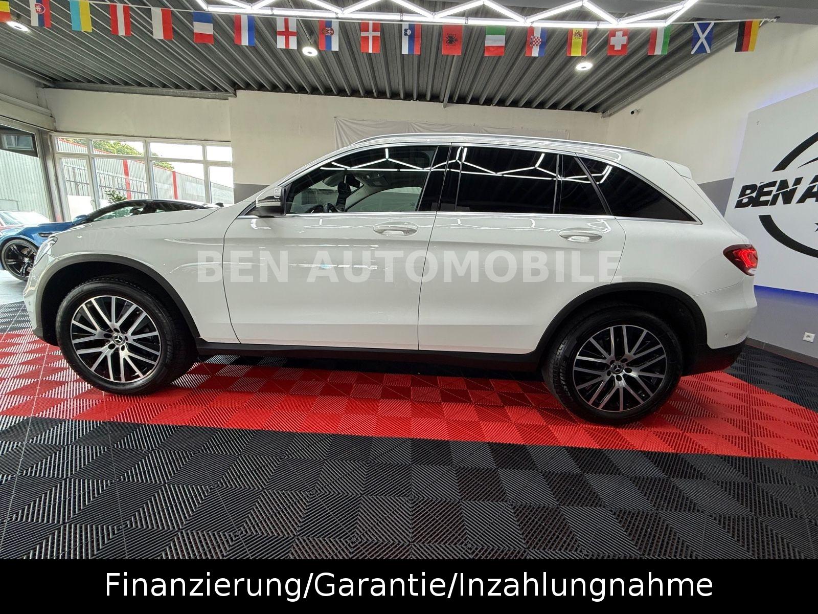 Mercedes-Benz GLC 300d 4Matic PANO+LED+RFK+AHK