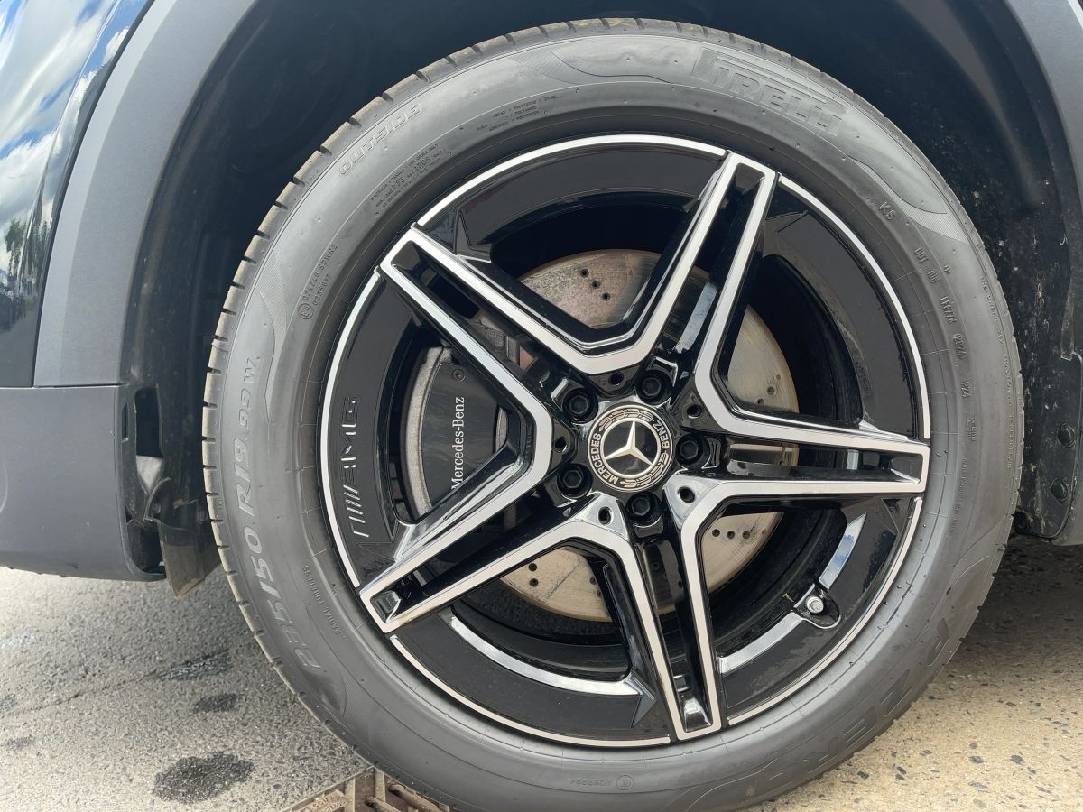 Fahrzeugabbildung Mercedes-Benz GLB 220 d 4M AMG/Night/Pano/Kamera/AHK