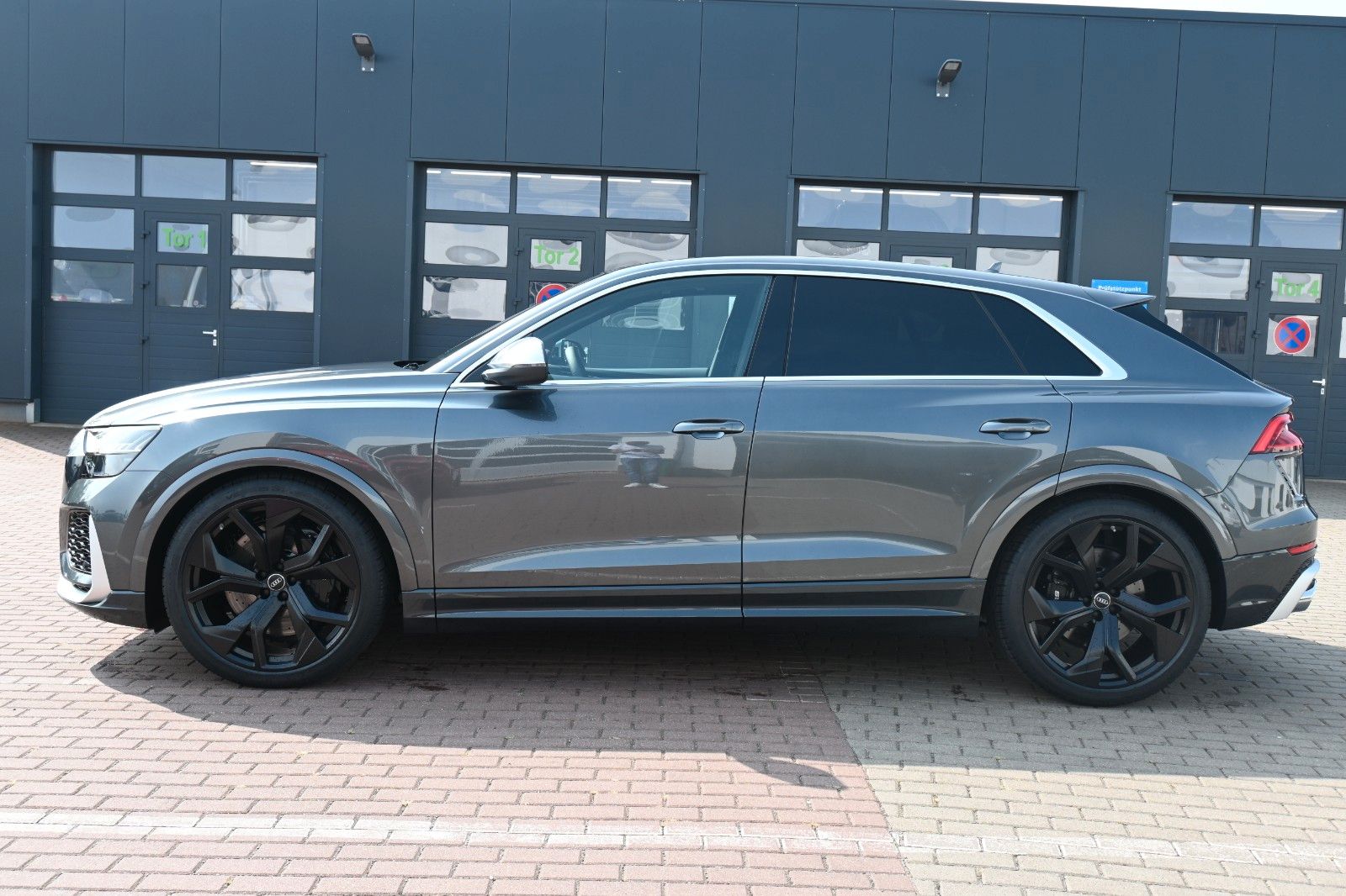 Fahrzeugabbildung Audi RSQ8 RS Q8 TFSI QUATTRO *B&O*PANO*23"Mietkauf