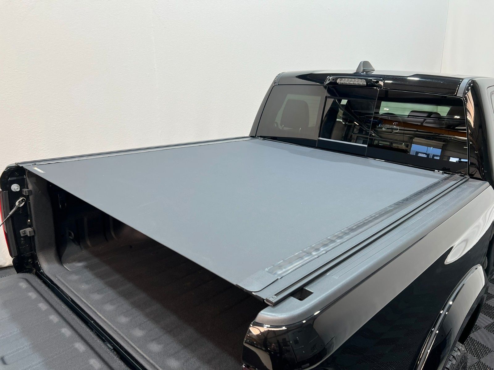 Fahrzeugabbildung Dodge RAM 1500 Laramie Night Premium RTR Umbau