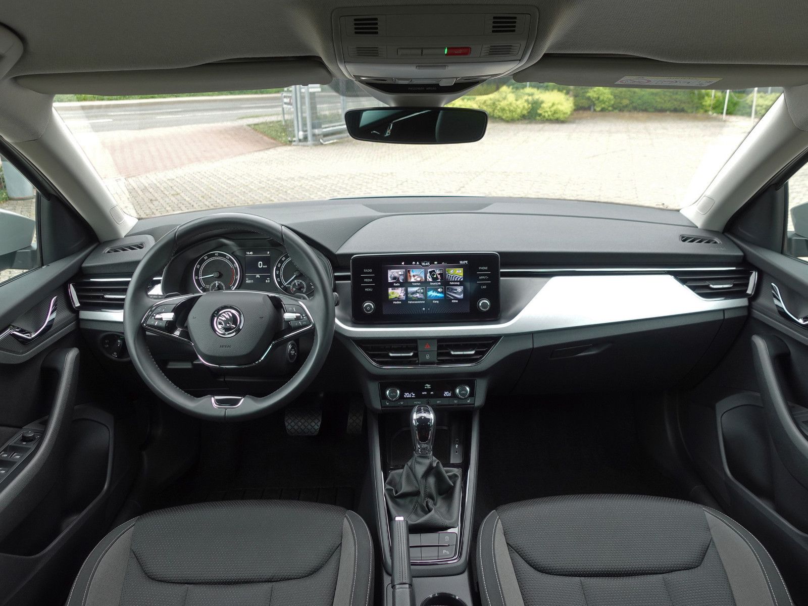 Fahrzeugabbildung SKODA Scala 1.5 TSI DSG TOUR SmartLink RFK AHK