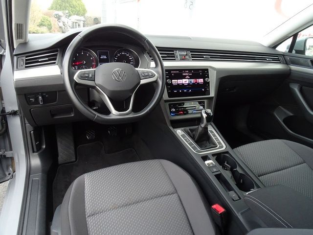 Passat Variant 1.5 TSI Conceptline - LED / Navi