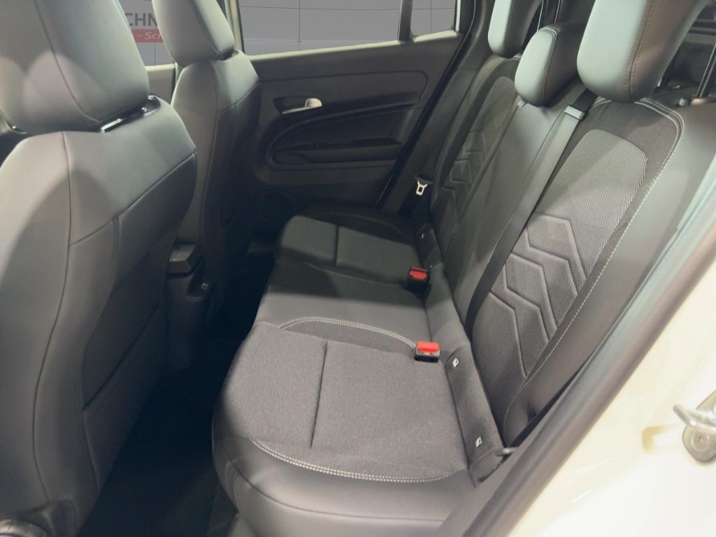 Fahrzeugabbildung Jeep Avenger e-hybrid Black Edition ALLWETTER WINTER