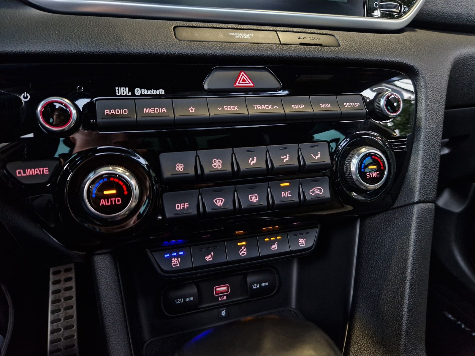 Fahrzeugabbildung Kia Sportage GT-Line 4WD PANO 360° LED
