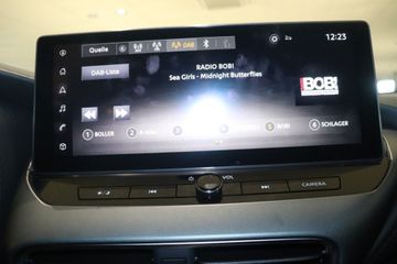 Fotografie des Nissan Juke 1.0 DIG-T DCT N-Connecta