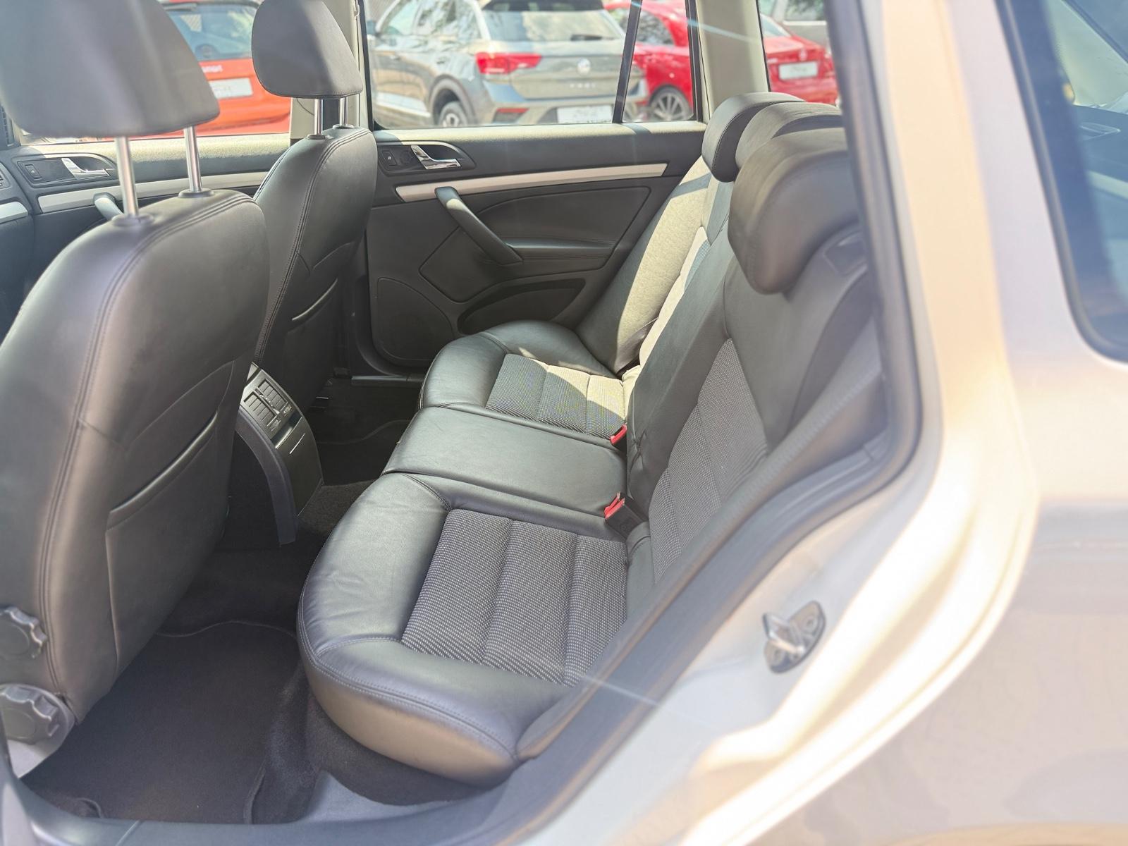 Skoda Octavia 2012 — photo 16